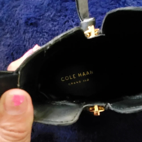 Cole Haan Grand 360 woman's ankle leather booties, 2 side zippers - Picture 5 of 7